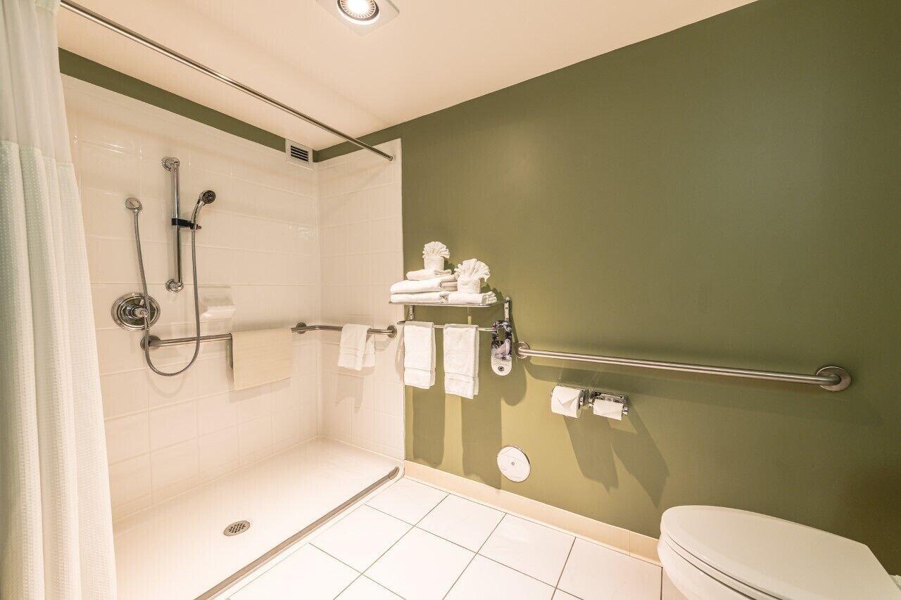 Maple Tree Hotel 3*